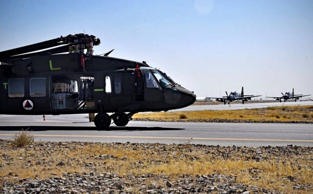 Afghan-Air-Force_UH-60-Black-Hawk_Kandahar